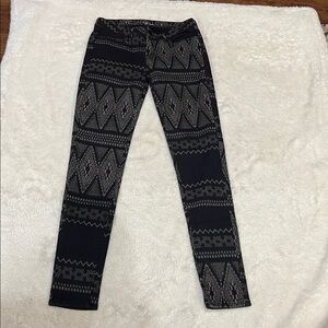Levi’s patterned stretchable leggings size 27